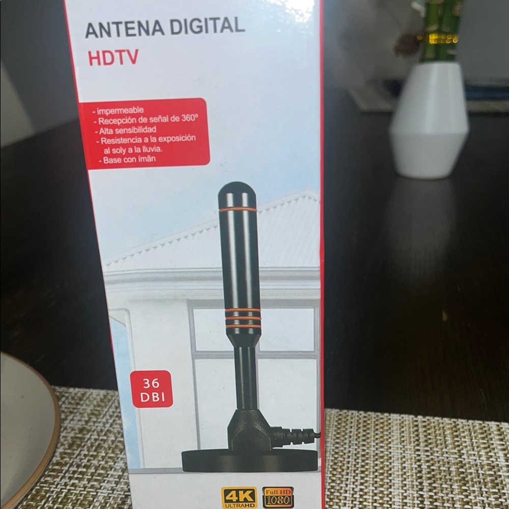 & Other Stories Digital HDTV Antenna - Black and Red